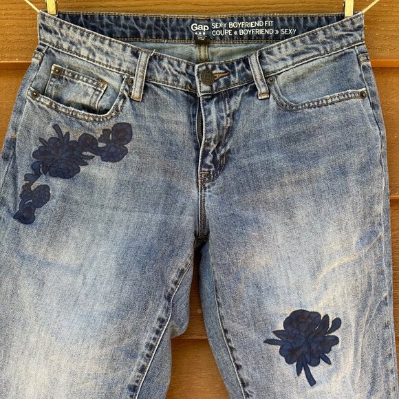 GAP Sexy Boyfriend Fit Embroidered Flowers Blue Jeans Size 6/28 - Picture 2 of 12